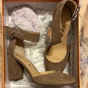 Unisa Women's Tan Block Heel Shoes